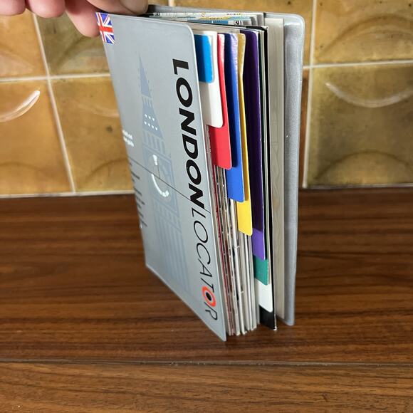 London Locator Fold Out Pocket Guide 1995 Shot Tower Books Discontinued - Picture 4 of 12